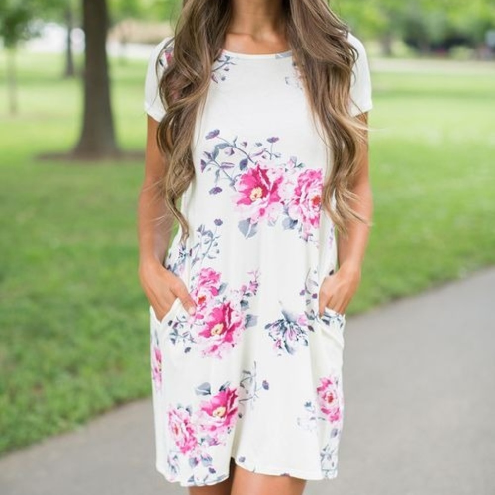 SOLD!!! T Floral Print Dress w/ Pockets (boutique)